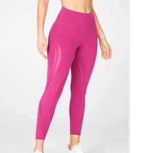 Fabletics very berry high-waisted sculptknit paneled 7/8 leggings size Medium